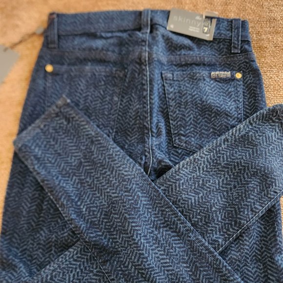 77 - NWT 7 For All Mankind the skinny Legging Jean - Size EU 26/US 4 🇺🇸 - Picture 4 of 12